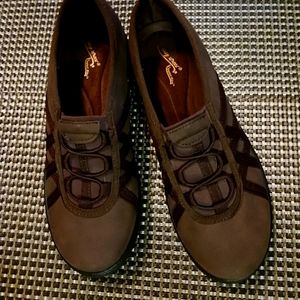 Women's Easy St comfort wave shoes